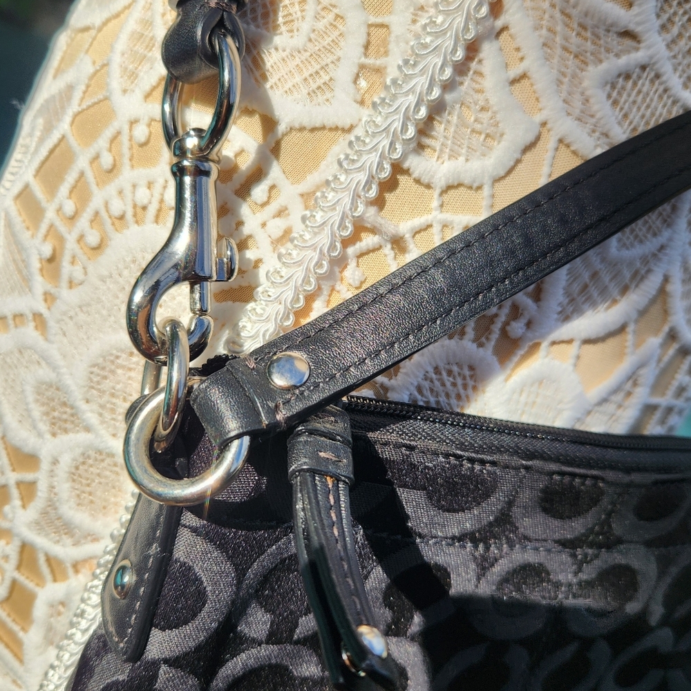 Coach Brook Op Art black convertible crossbody bag. EUC - Picture 5 of 16